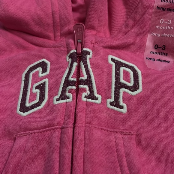 NWT pink Gap zipper up hoodie 0-3 months. - Picture 2 of 4